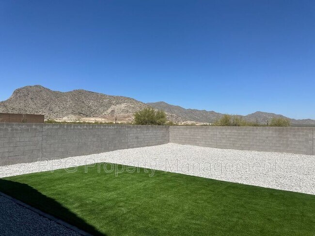 Building Photo - 20124 W Palo Verde Dr