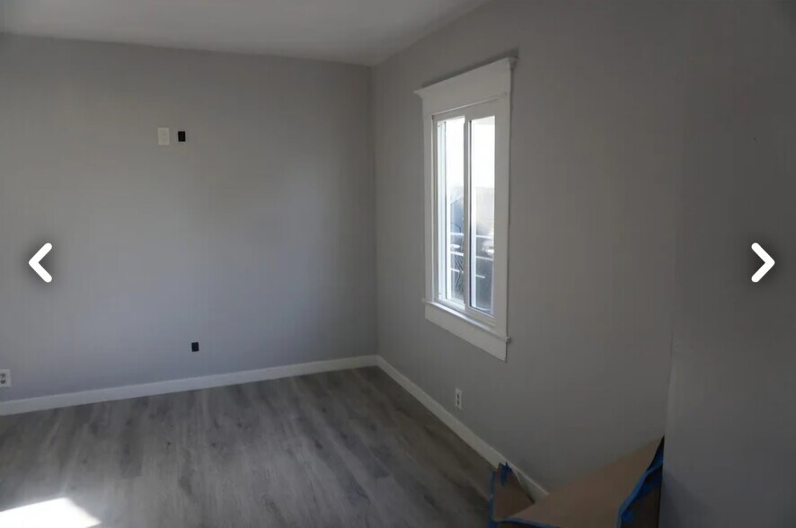 Building Photo - 224 W 84th St