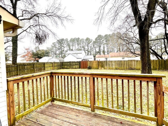 Building Photo - 6817 Cedarwood Ct