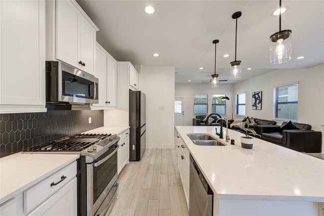 Building Photo - 10636 Wild Chives