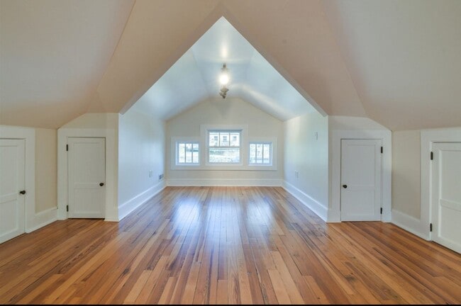 Building Photo - W&L Parents - Fully Furnished and Renovated Home