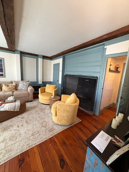 Building Photo - 23 Mugford St