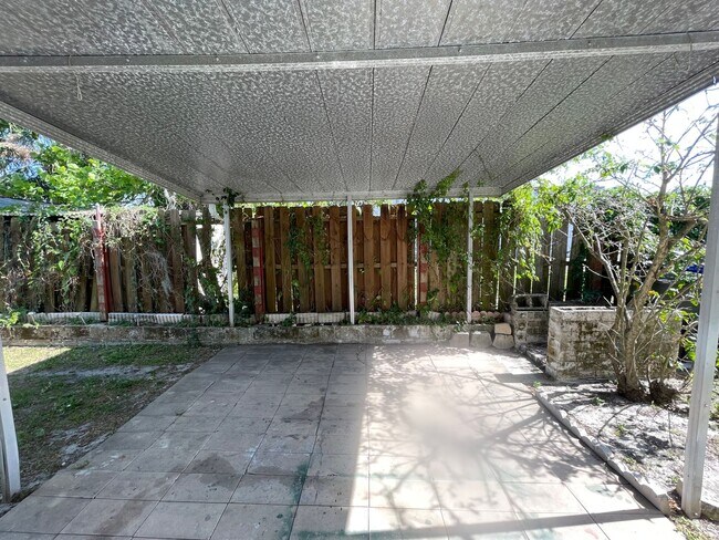 Building Photo - Renovated 1 bedroom 1 bath Winter Park Apa...