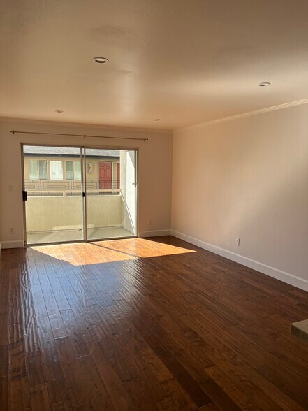 Building Photo - 1517 Armacost Ave