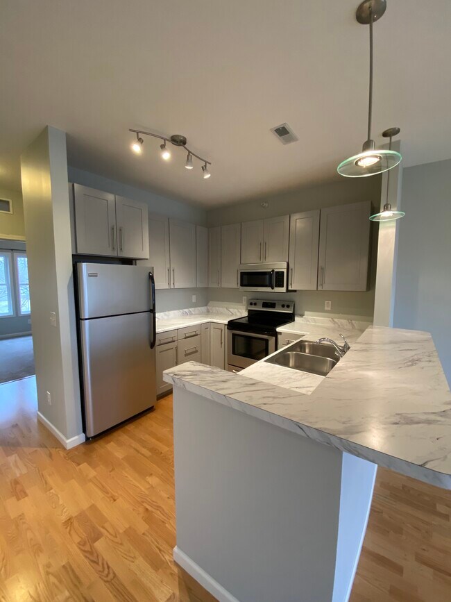 Cedar Bluff Apartments 4422 N Cypress Bloomington IN 47404