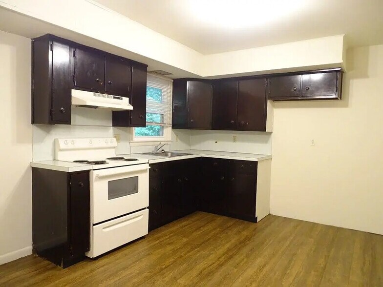 Building Photo - 4632 New Holland Rd