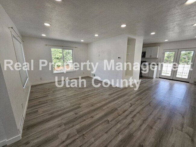 Building Photo - 152 W 100 S