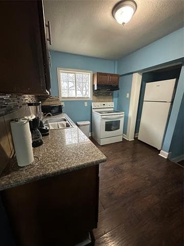 Building Photo - 5800 Truman Dr