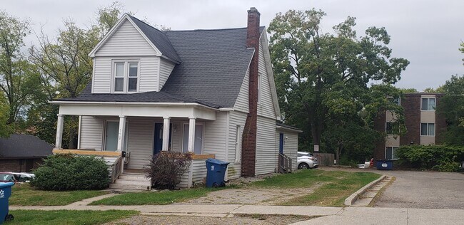 Primary Photo - 516 Monroe St