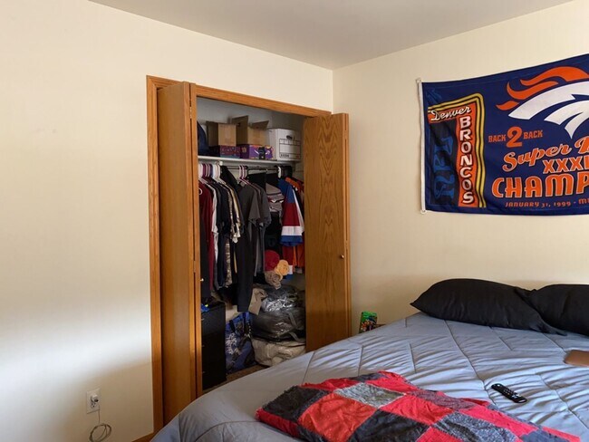 Building Photo - 906 Richmond Dr