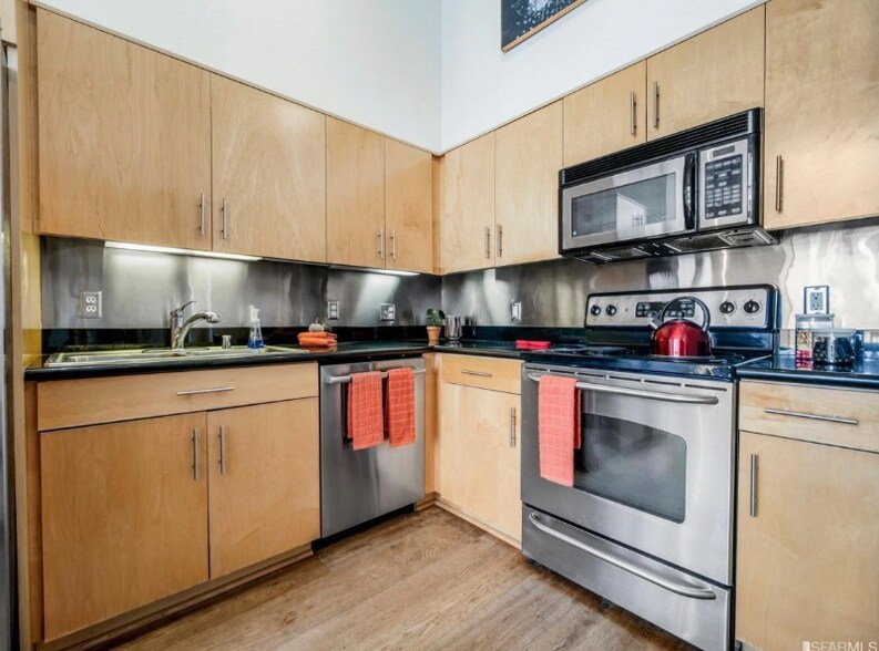 Building Photo - 175 Bluxome St