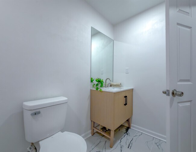 Building Photo - 1751 Pepper Dr