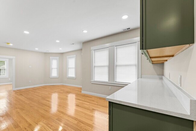 Building Photo - 42 Almont St