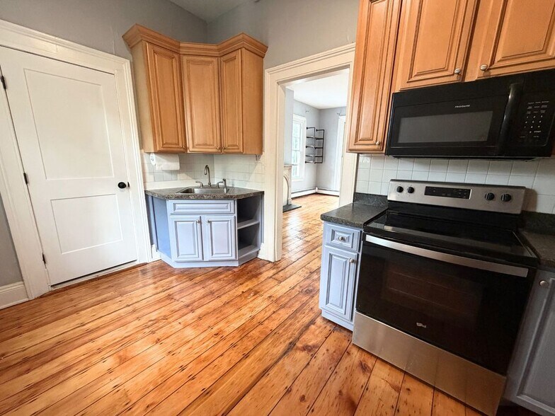 Building Photo - 36 South St
