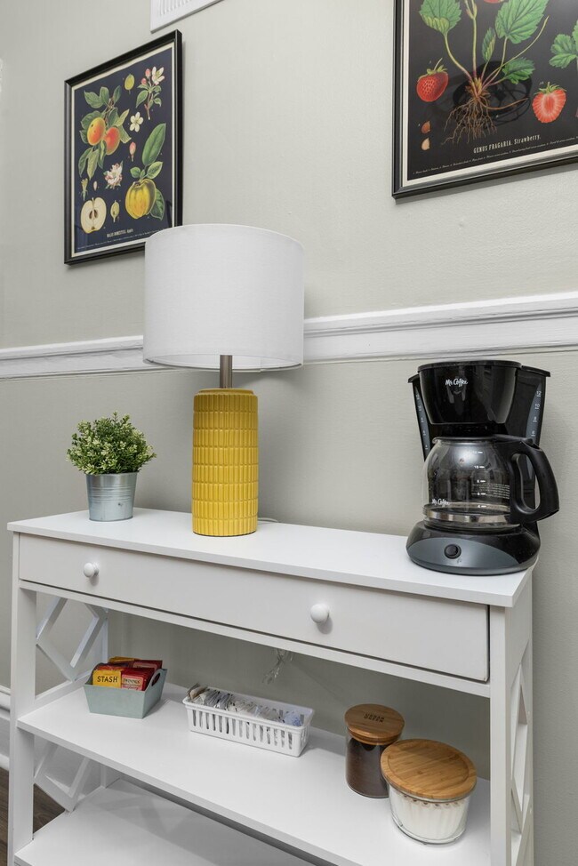 Building Photo - 2819 Shenandoah Ave