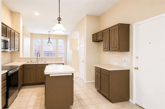 Building Photo - 10701 Nashville Dr
