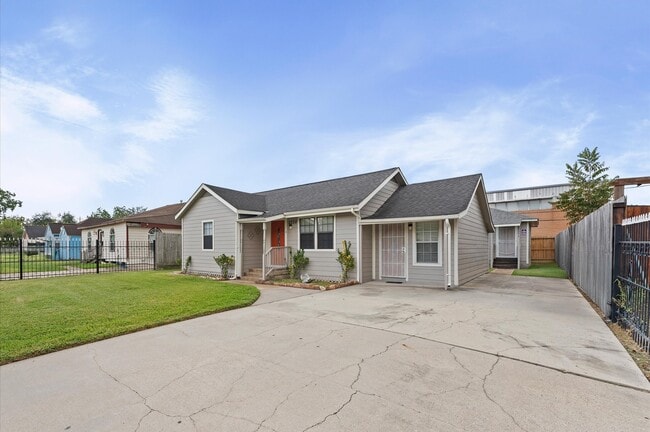 Building Photo - 2024 Jean St