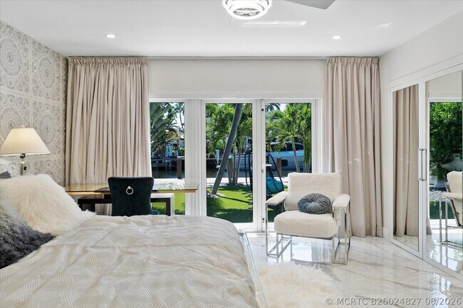 Building Photo - 207 Royal Palm Dr