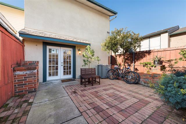 Building Photo - 7135 Fair Oaks Ave