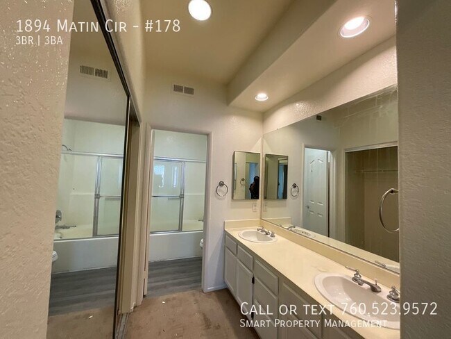 Building Photo - 1894 Matin Cir