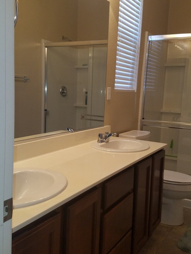 Building Photo - West Park -3 Bedroom, 2 Bath,  Single Stor...