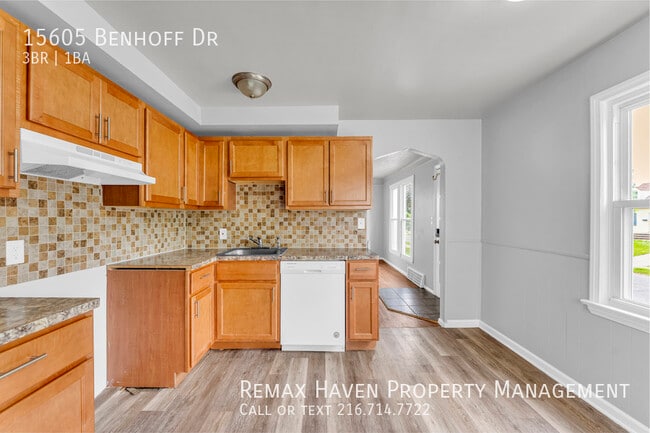 Building Photo - 15605 Benhoff Dr