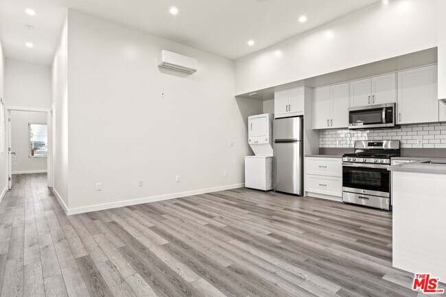 Building Photo - 2336 Scarff St