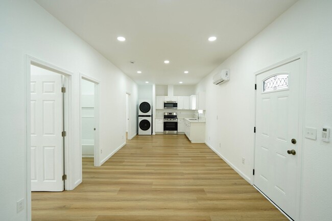 Building Photo - 3627 Harding St