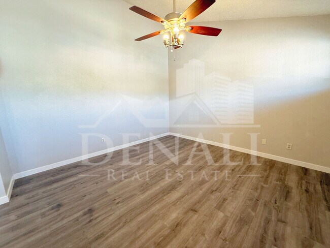 Building Photo - 9797 E La Palma Ave