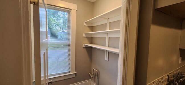 Building Photo - Spacious corner lot home with great natural light!