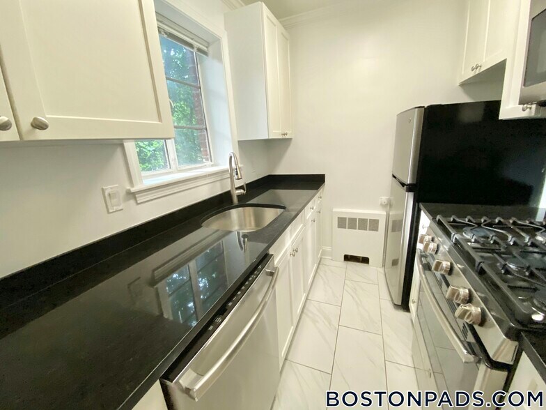 Building Photo - 80 St Paul St