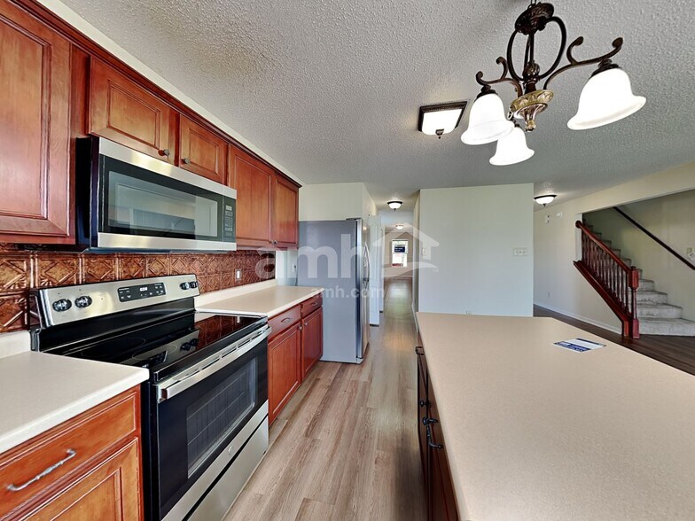 Building Photo - 989 Bentgrass Dr