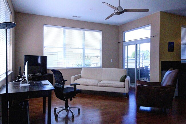 Building Photo - Downtown Durham 1bd/1ba Corner-Unit Condo with On-Site Personal 1-Car Garage!