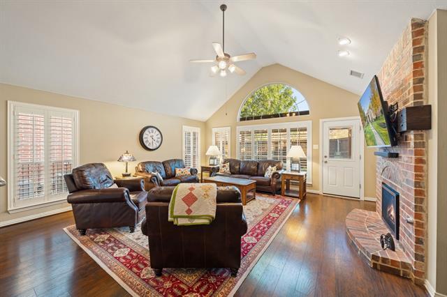 Building Photo - 14881 Holly Leaf Dr