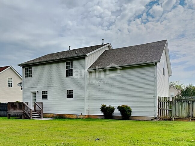 Building Photo - 3335 Branch Hill Ln