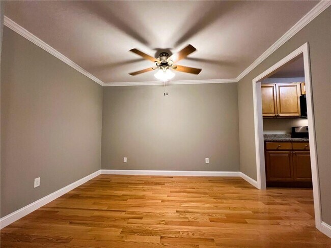 Building Photo - 395 Mendon Rd