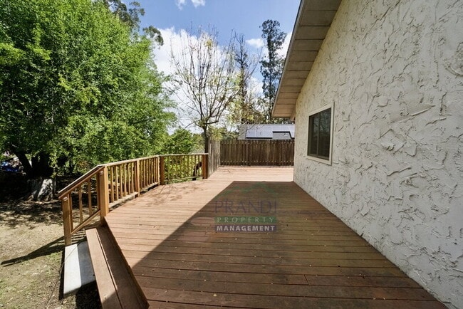 Building Photo - 801 Chamberlain Ct