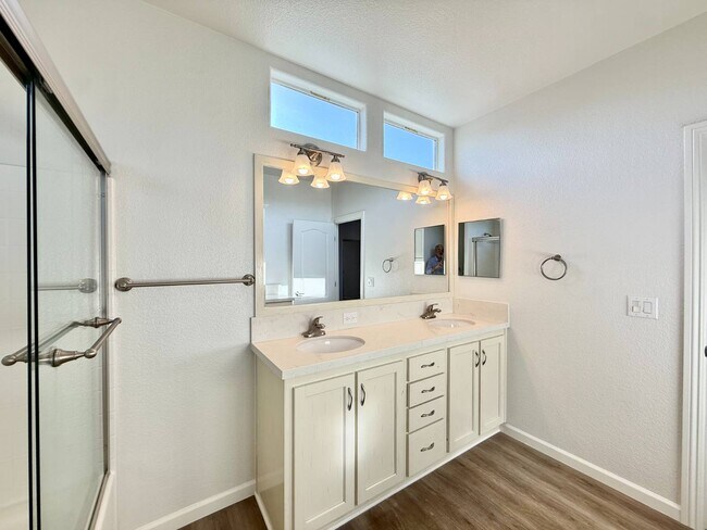 Building Photo - 80 Huntington St