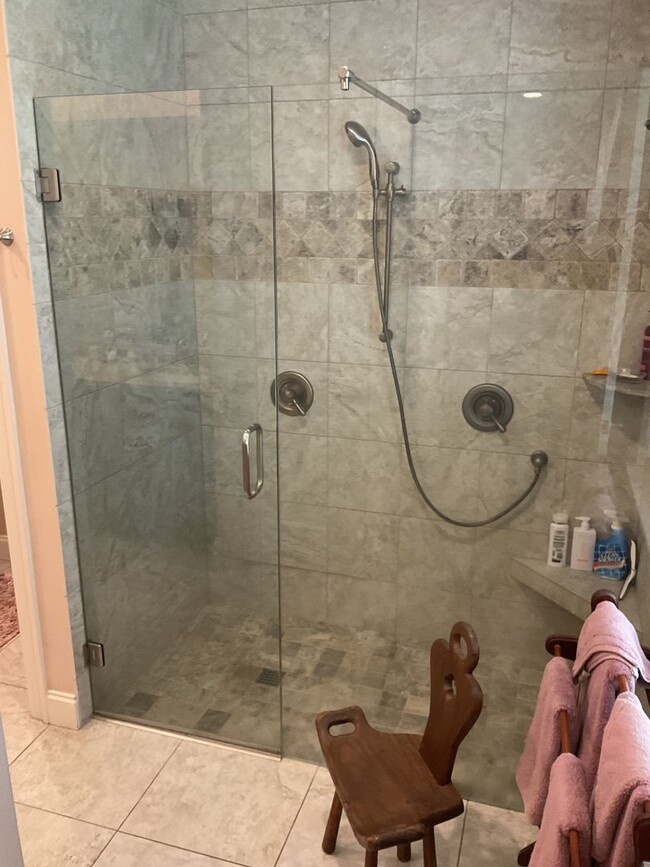 Building Photo - 4BR!! RARE opportunity to RENT at The Stab...