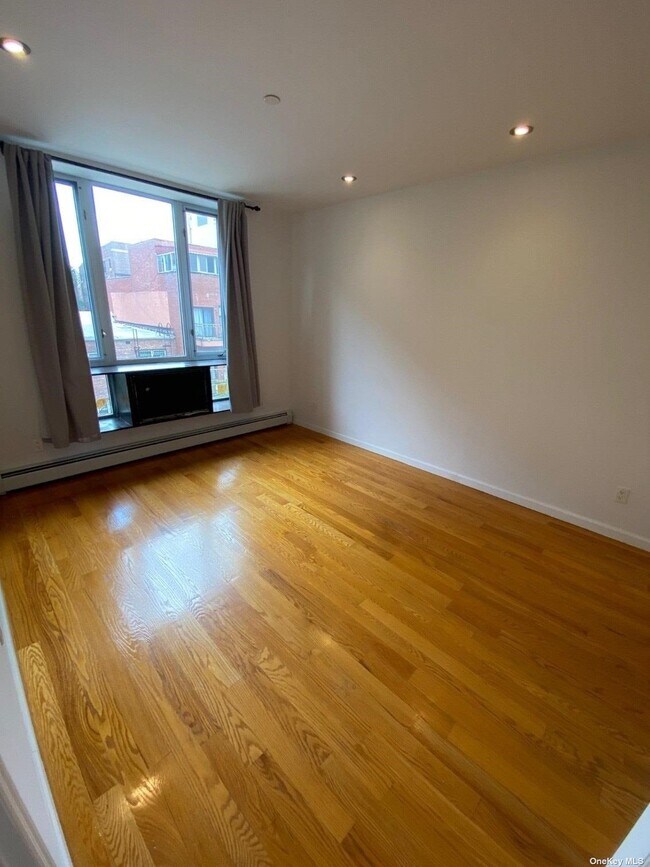 Building Photo - 82-20 Britton Ave