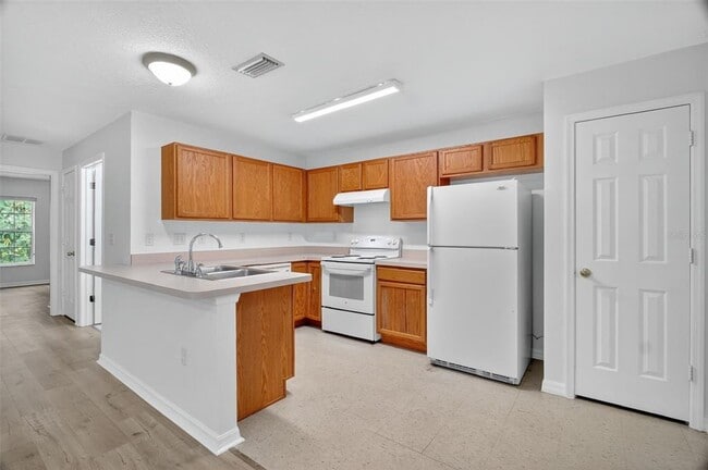 Building Photo - 525 Paulling Dr