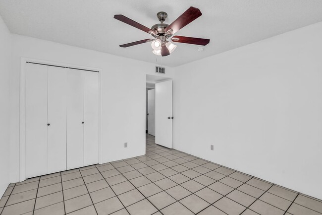 Building Photo - 7860 E Baker St