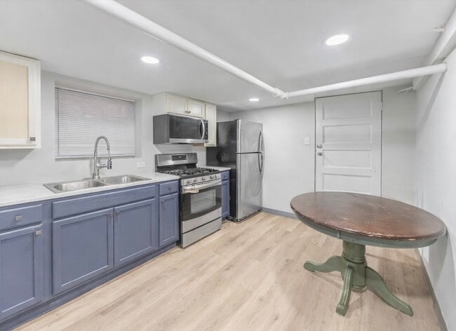 Building Photo - 6241 S Troy St