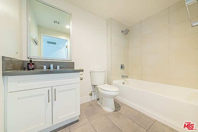 Building Photo - 1101 S Harvard Blvd