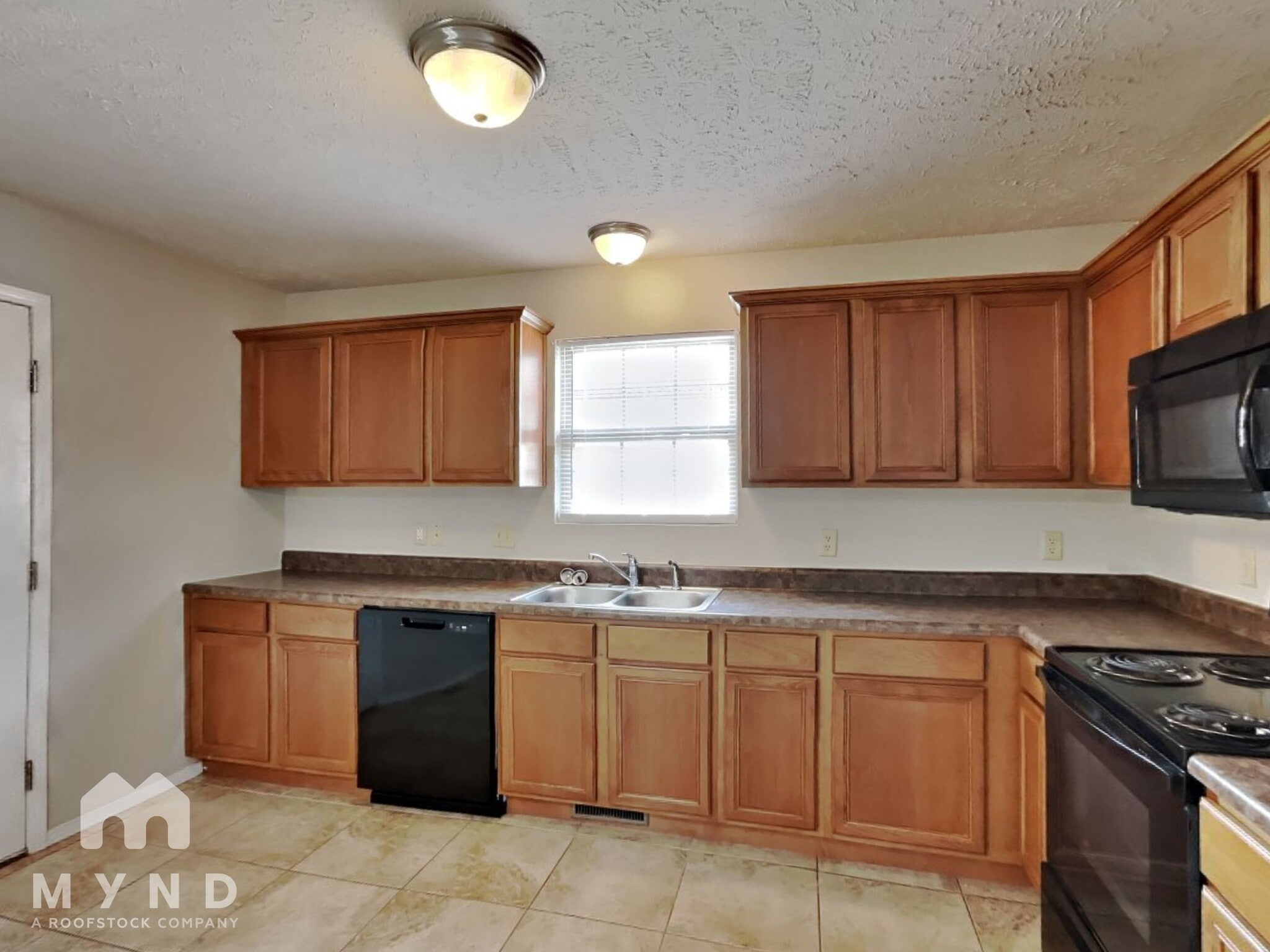 Building Photo - 615 S Mahn Ave