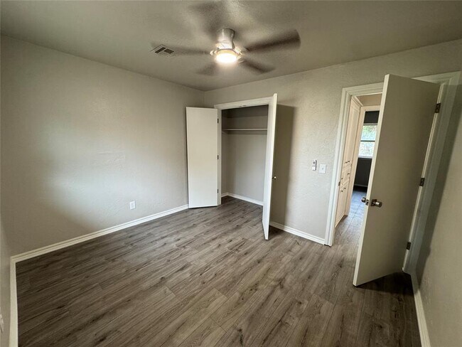 Building Photo - 14820 W Funston Dr