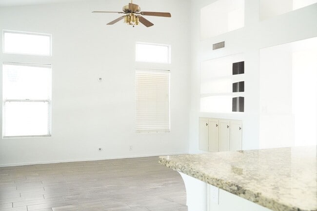 Building Photo - 1231 N Firehouse Ct