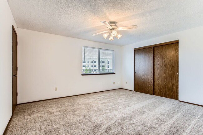 Building Photo - 1711 SE Blairmont Dr