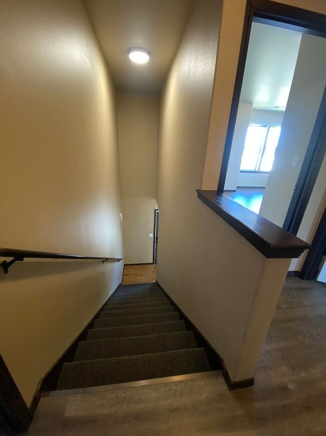 Building Photo - 2100 N Chestnut St