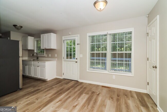 Building Photo - 7858 Nebo Rd